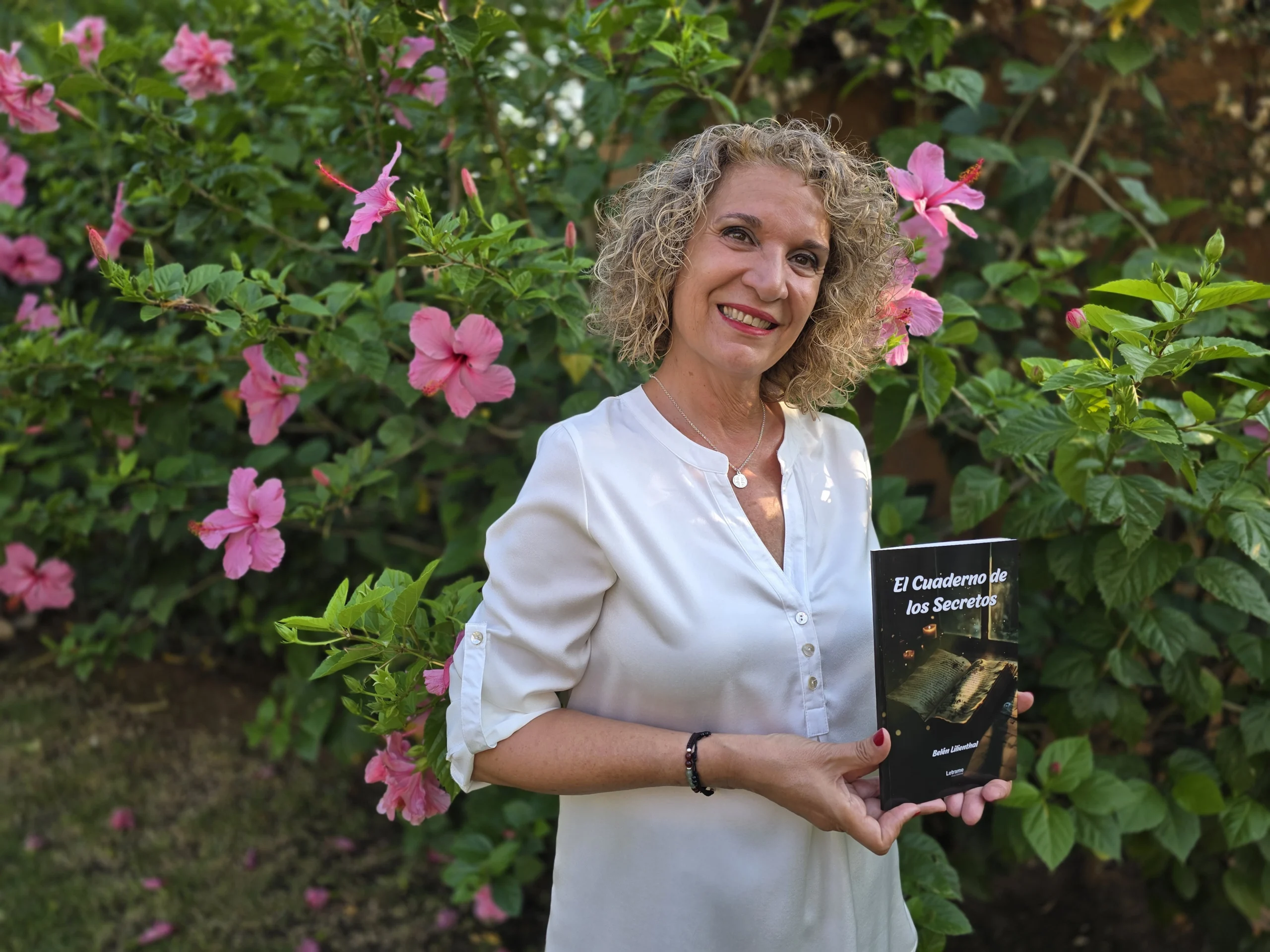Mª Belén Lilienthal Márquez presenta su primera novela: una historia de secretos, memorias y redención