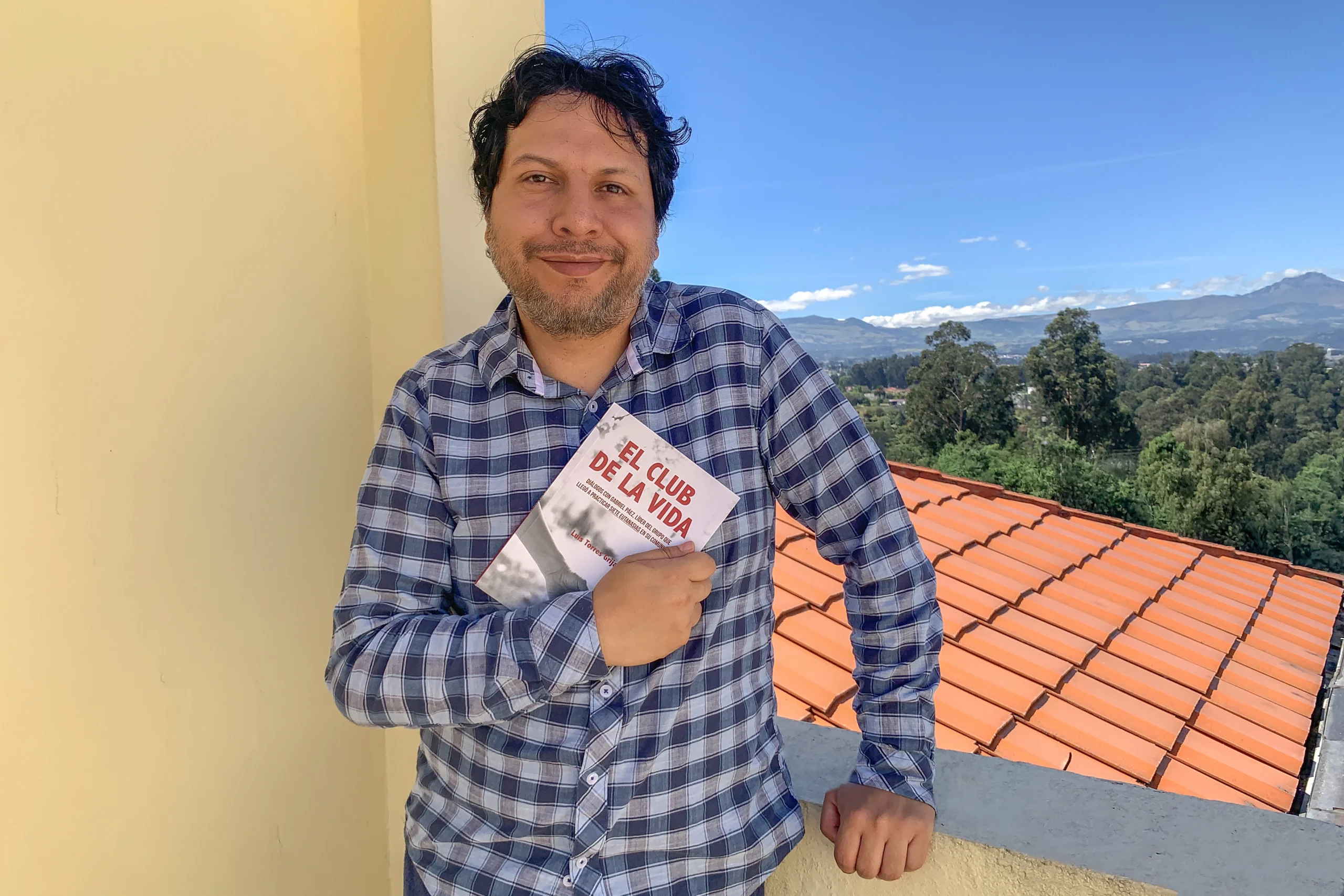 Luis Santiago Torres Grijalva presenta un debut literario que invita a reflexionar sobre la muerte digna